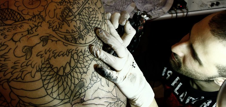 Profesion de tatuador y seguro de responsabilidad civil