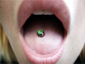Piercing lengua chica