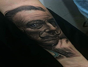 Tatuaje Realismo Dalí